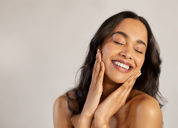 Woman getting a DiamondGlow® treatment at MediZen Institute